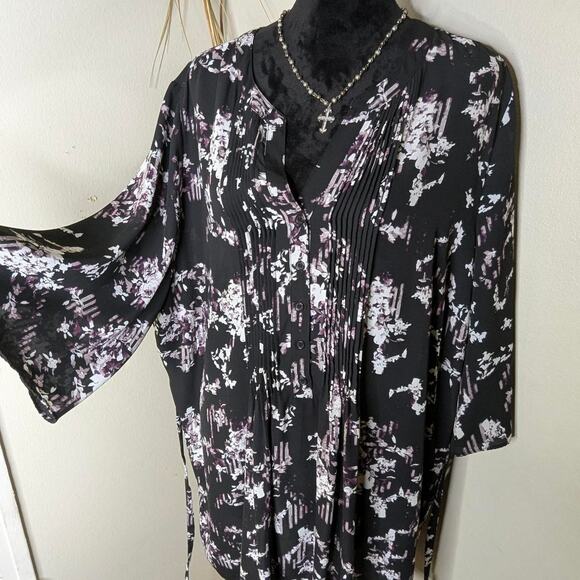 Prescott plus size floral blouse - Picture 3 of 8